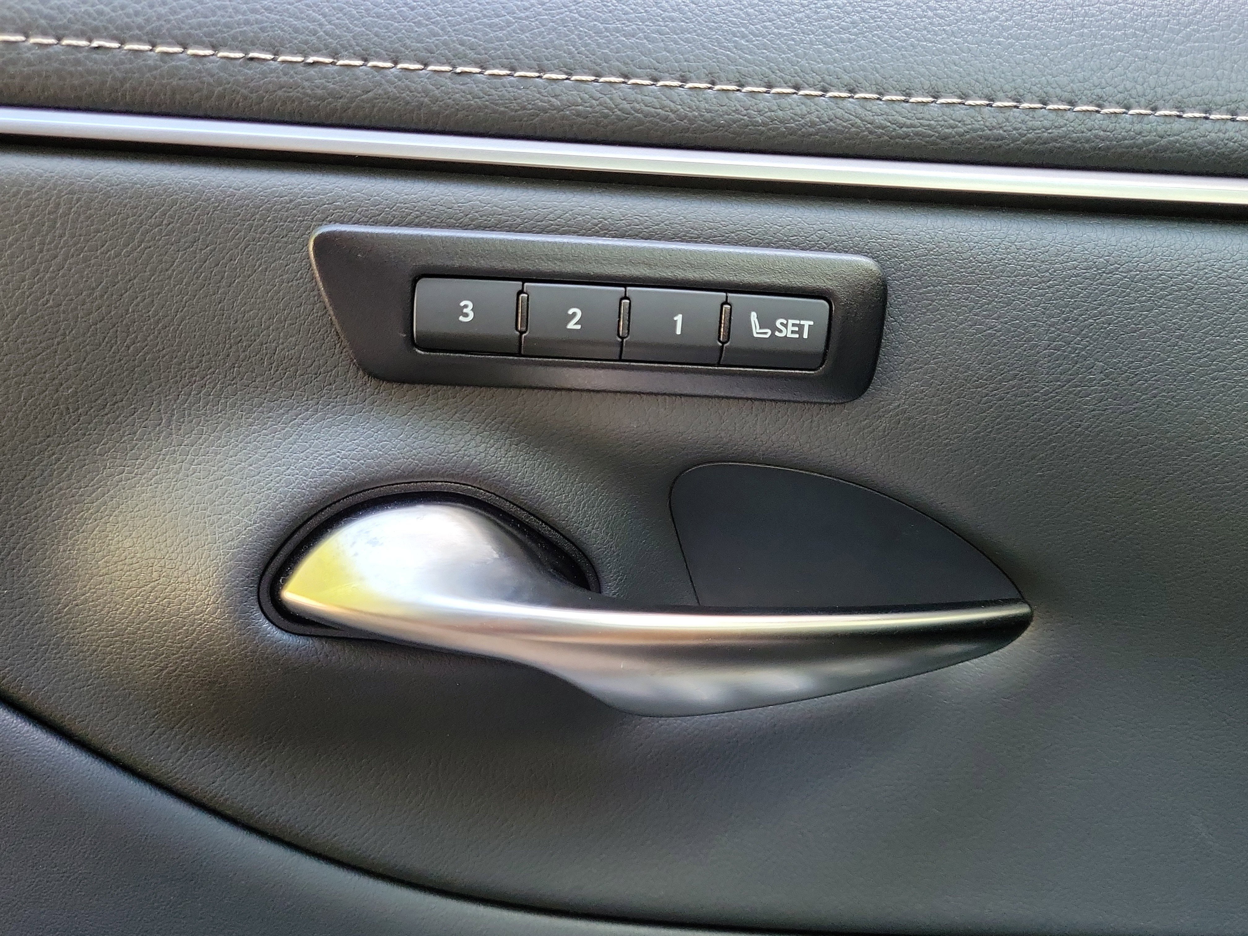 Used 2024 Lexus ES 350 w/ Premium Package FWD image 16