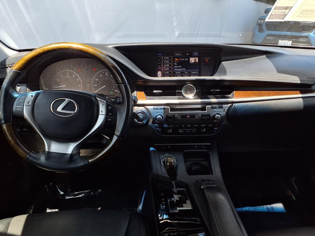 Used 2015 Lexus ES 350 w/ Premium Package FWD image 31