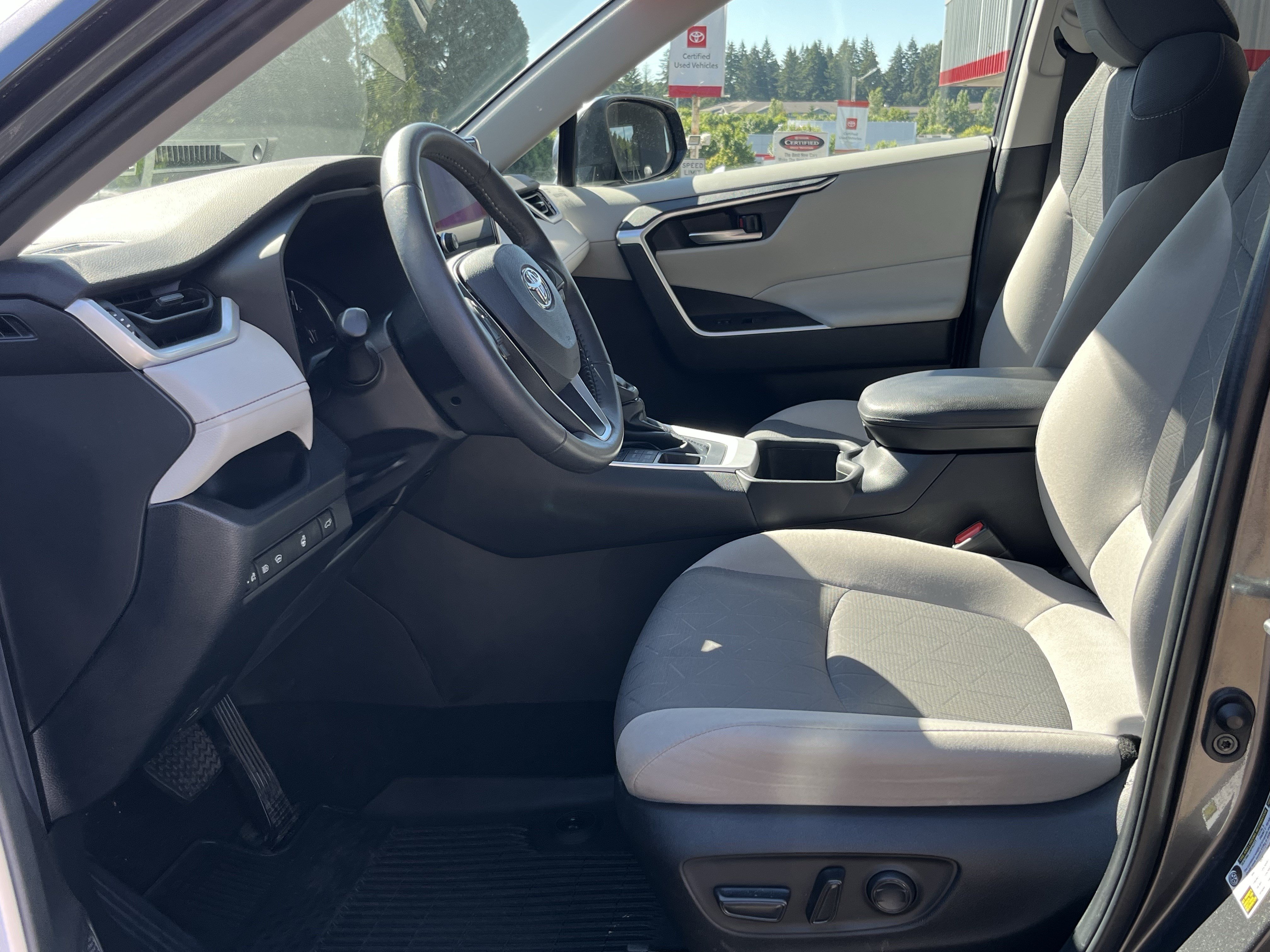 Certified 2023 Toyota RAV4 XLE w/ Convenience Package AWD/4WD image 9