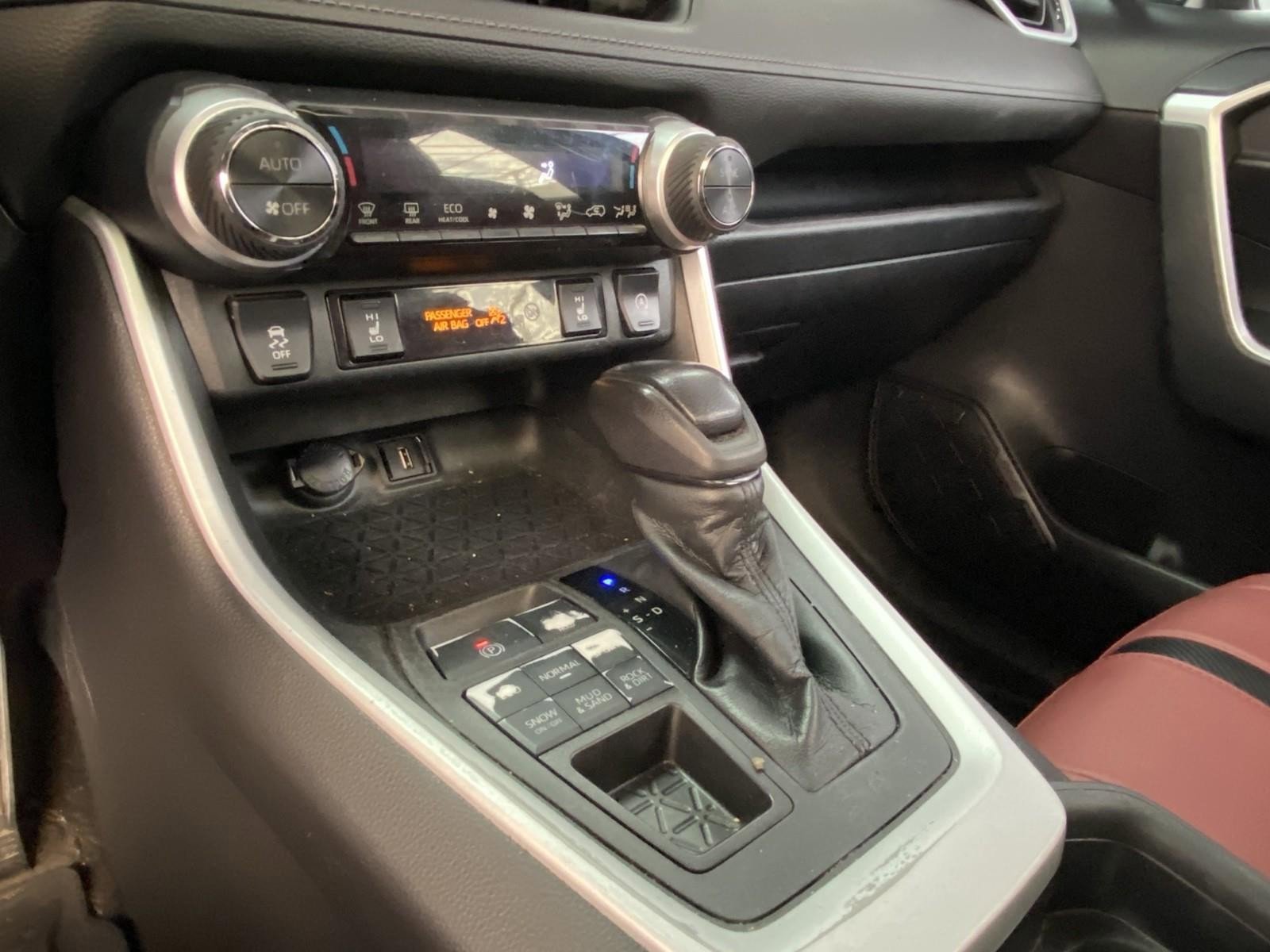 Used 2020 Toyota RAV4 XLE w/ Convenience Package AWD/4WD image 24