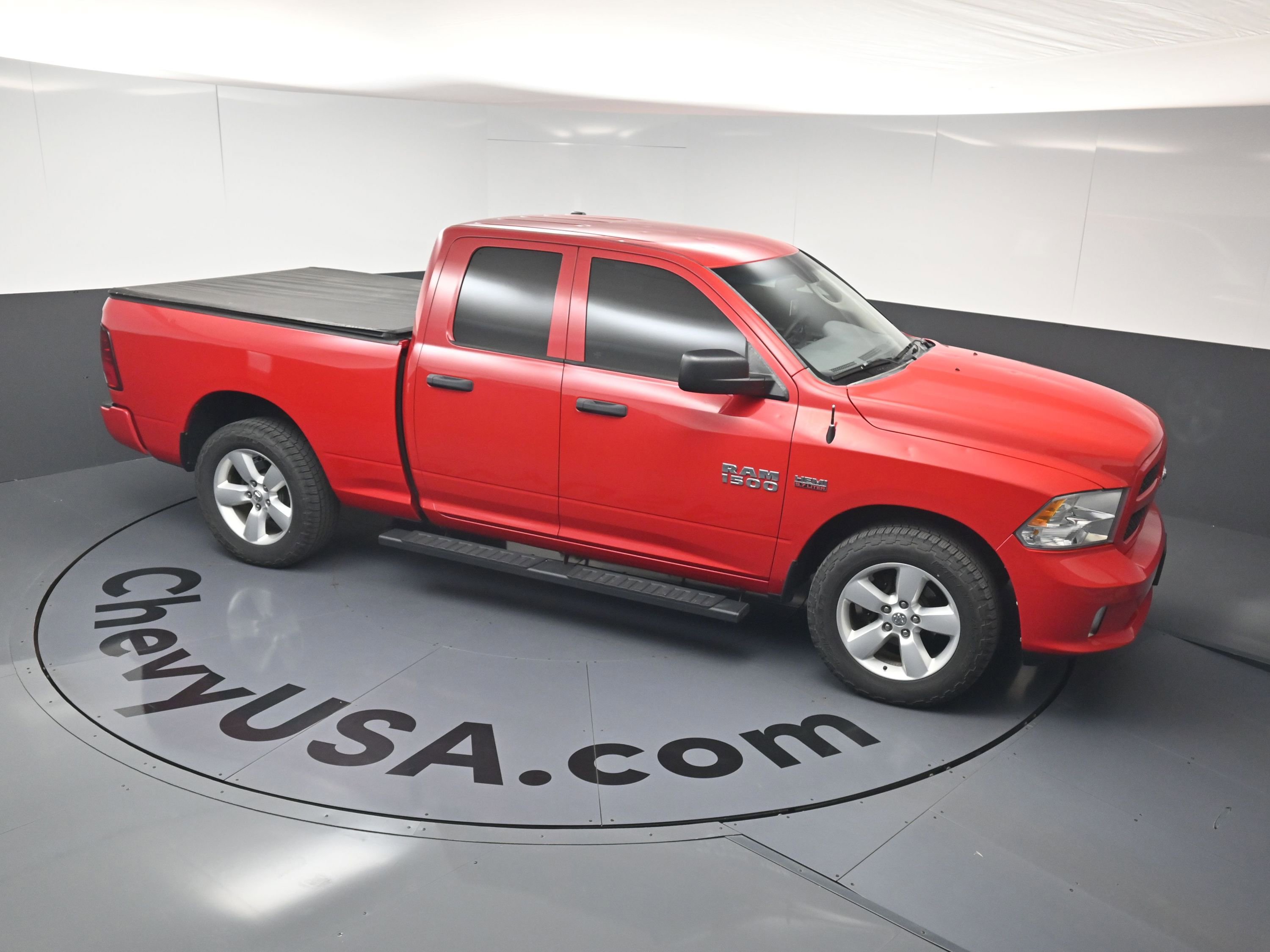 Used 2015 RAM 1500 Express RWD image 23