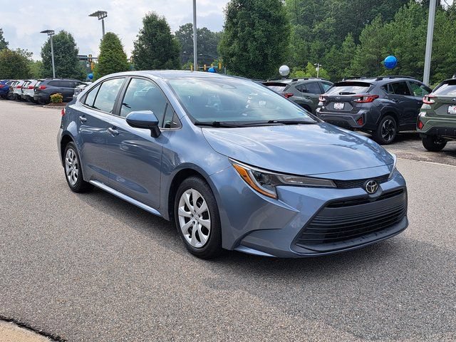 Used 2023 Toyota Corolla LE FWD image 4