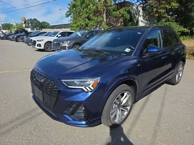 Used 2023 Audi Q3 2.0T Premium w/ Black Optic Sport Package AWD/4WD image 15