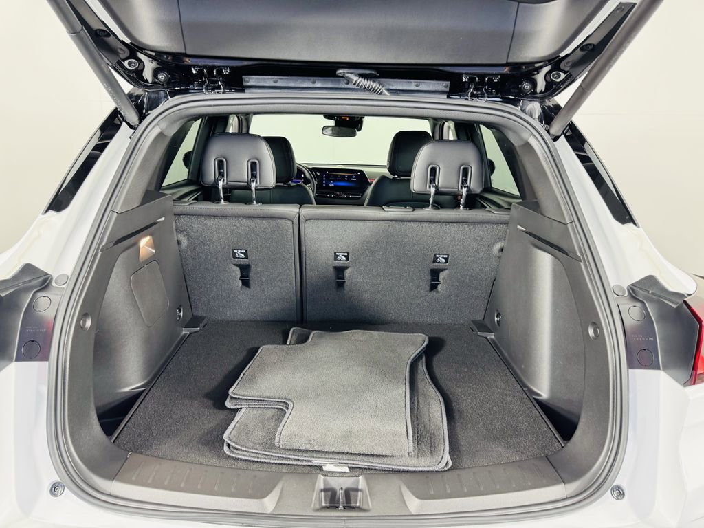 Used 2024 Chevrolet TrailBlazer RS w/ Convenience Package image 29