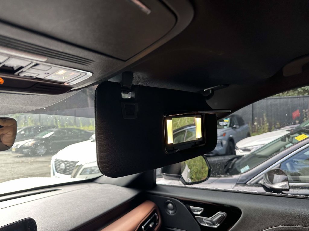 Used 2026 Lincoln Aviator Reserve AWD/4WD image 19