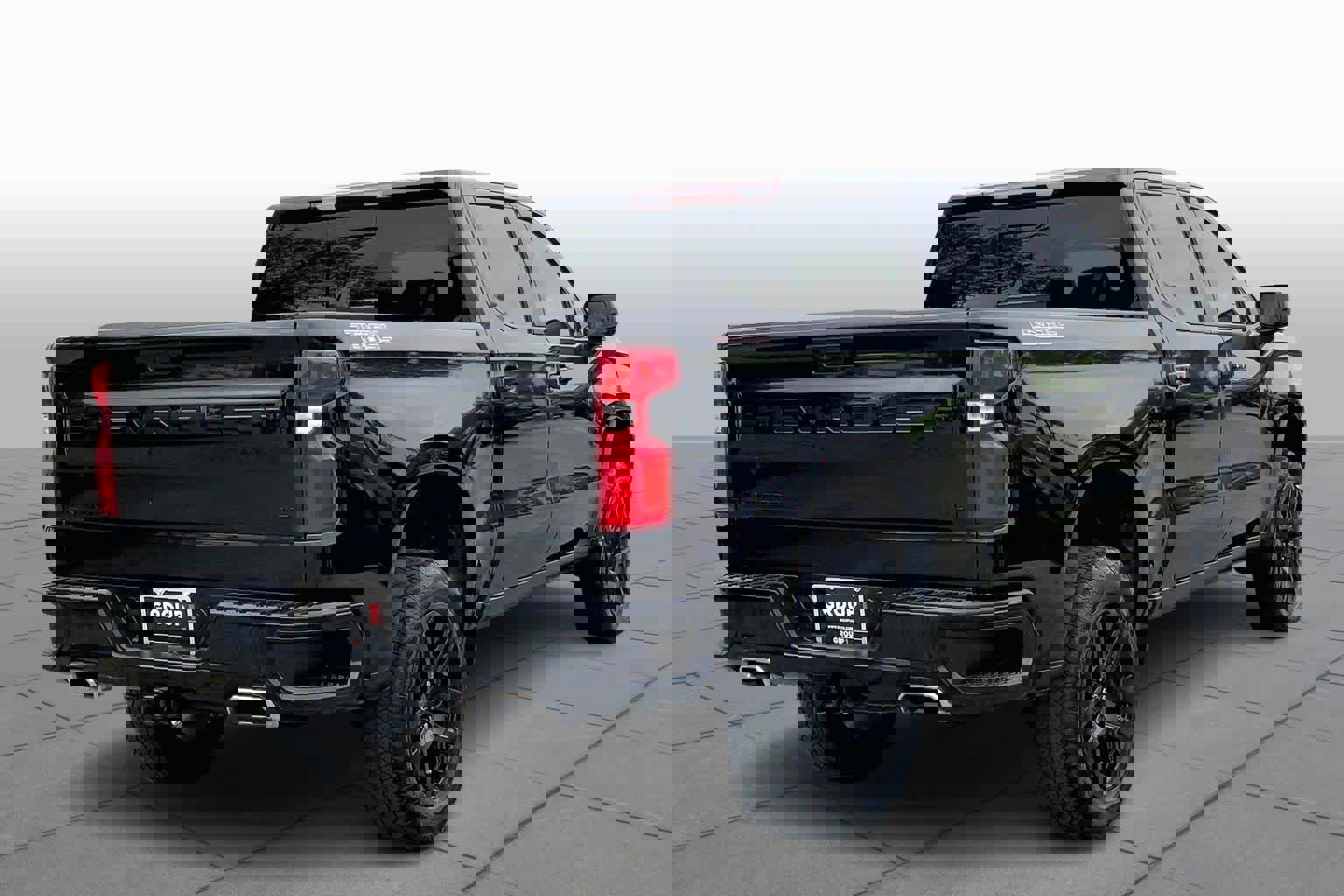 Used 2024 Chevrolet Silverado 1500 LT Trail Boss w/ Convenience Package II AWD/4WD image 13