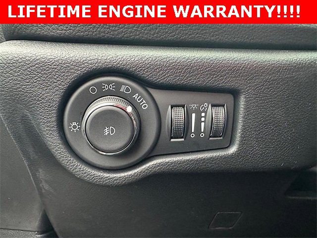 New 2026 Chrysler Pacifica Select w/ S Appearance Package image 18