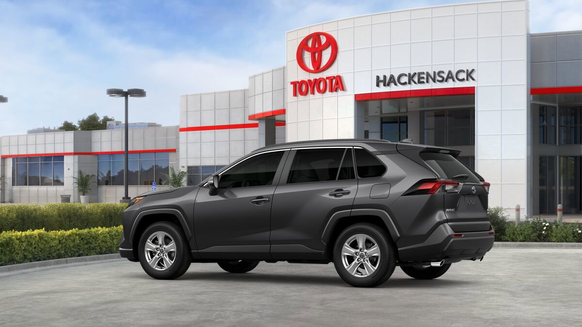 Used 2025 Toyota RAV4 XLE image 5