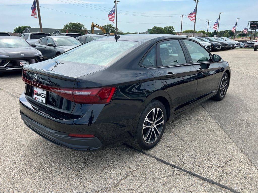 Used 2025 Volkswagen Jetta Sport FWD image 9