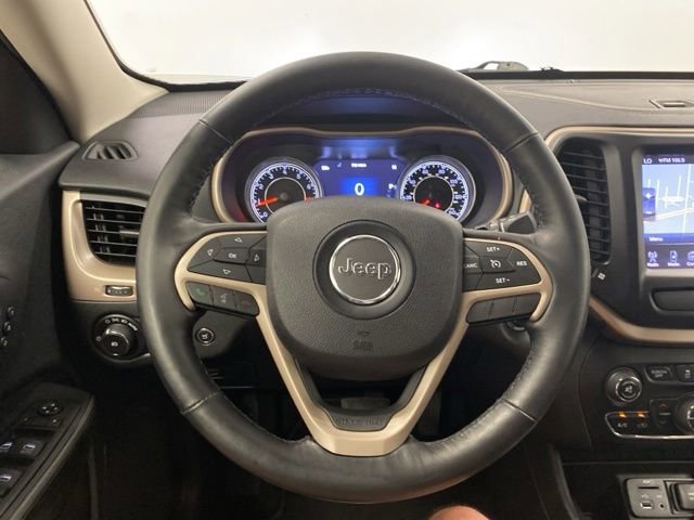 Used 2015 Jeep Cherokee Limited w/ Luxury Group FWD image 18