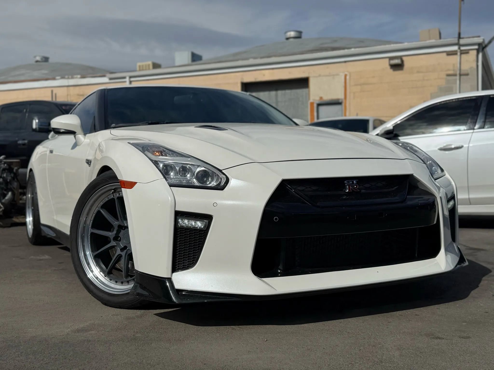 Used 2020 Nissan GT-R Premium w/ Premium Interior Package image 1