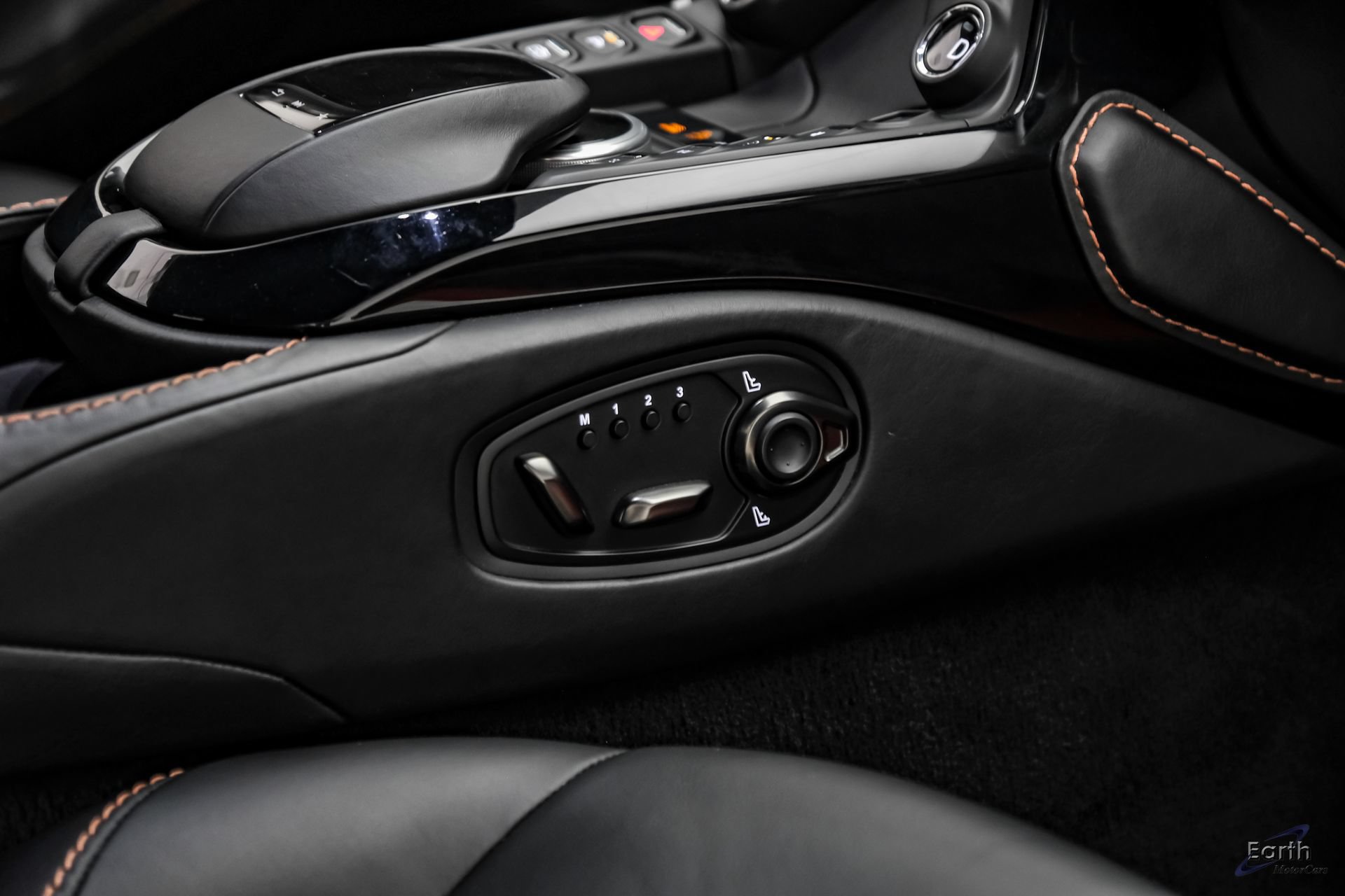 Used 2020 Aston Martin V8 Vantage Coupe RWD image 60