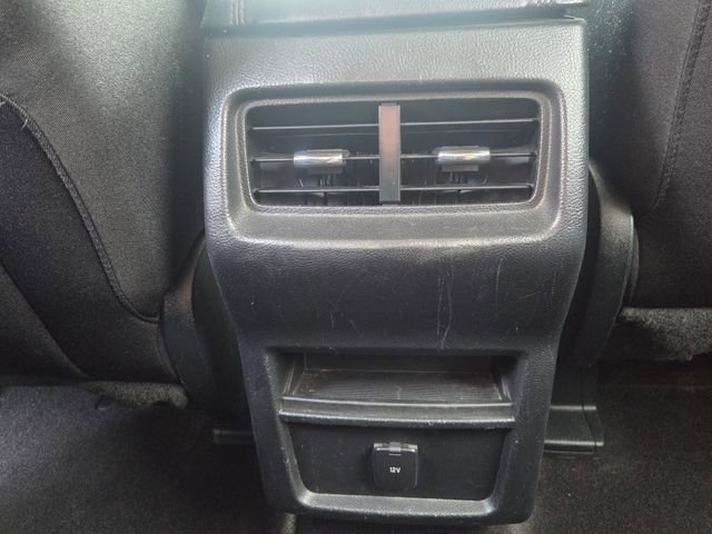 Used 2019 Ford Edge SE FWD image 18