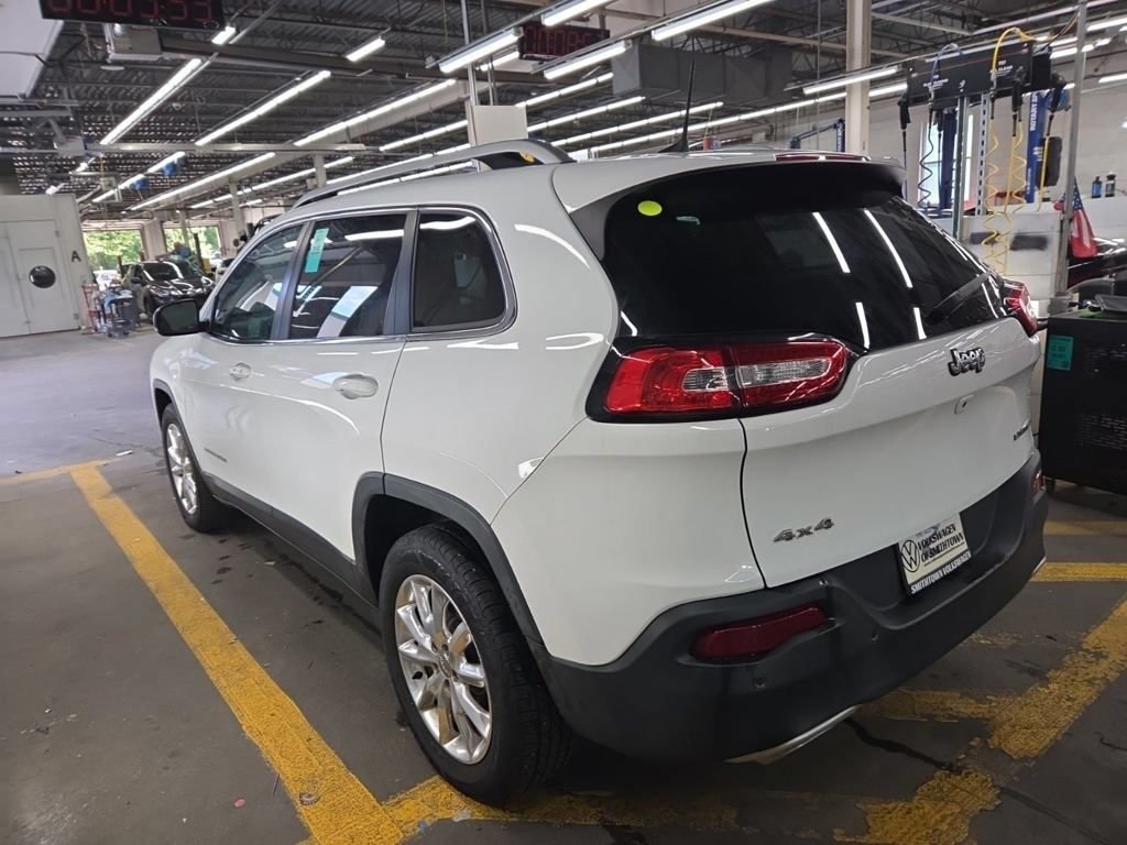Used 2017 Jeep Cherokee Limited AWD/4WD image 16