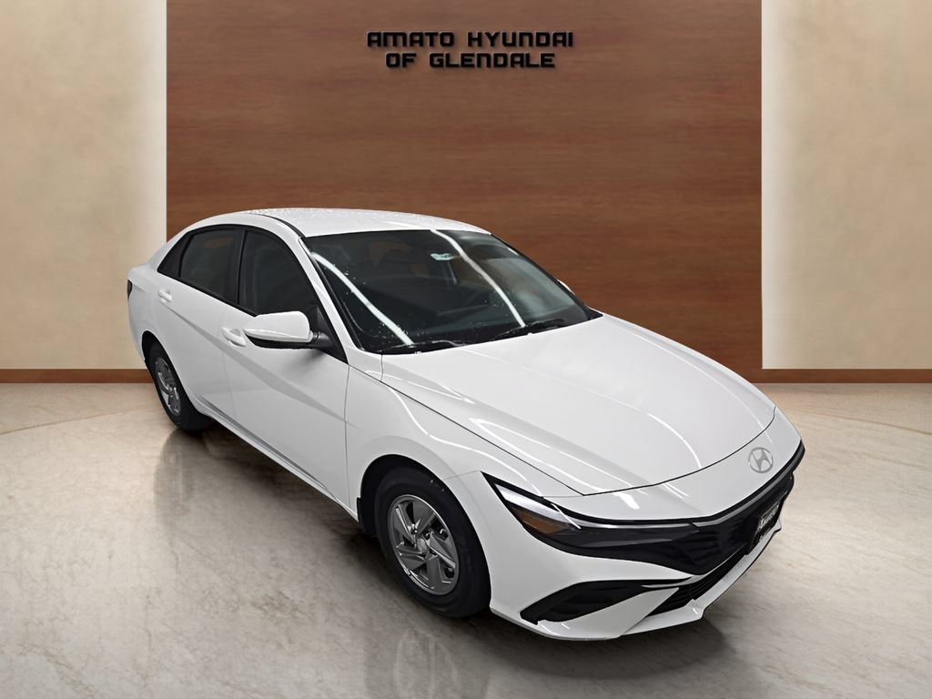 New 2026 Hyundai Elantra SE FWD image 8