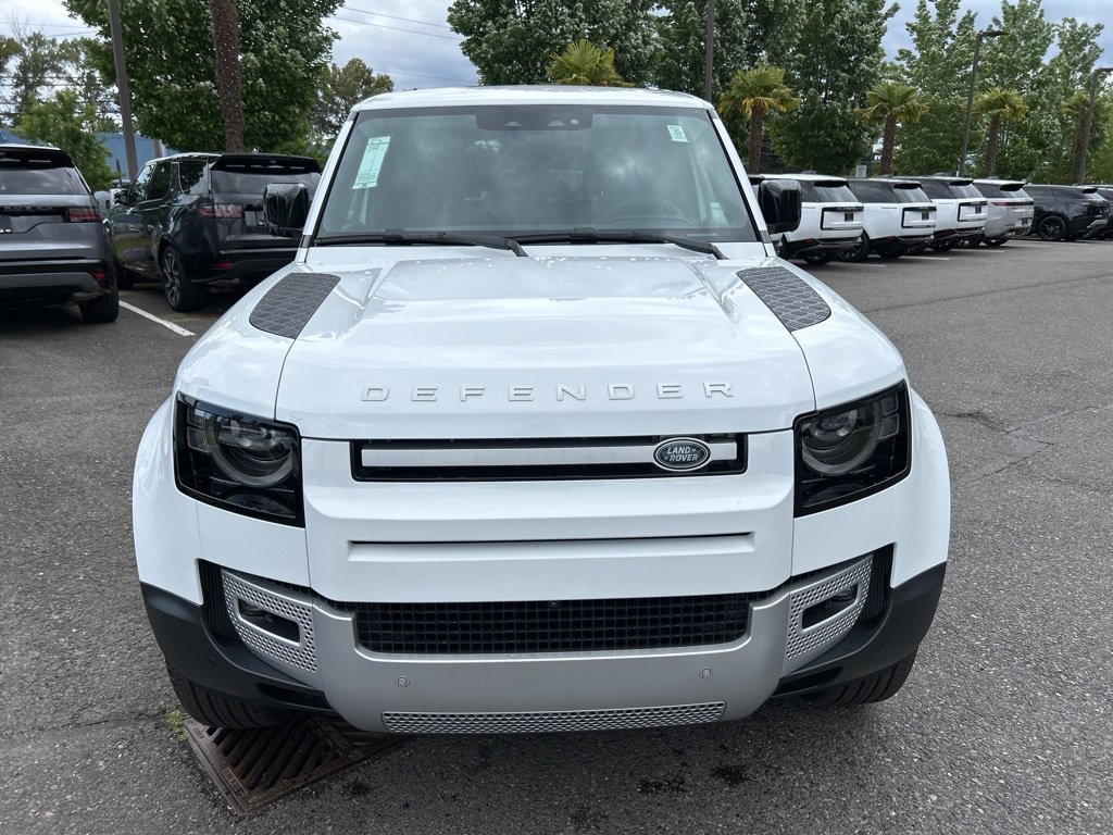 New 2025 Land Rover Defender 110 S image 9