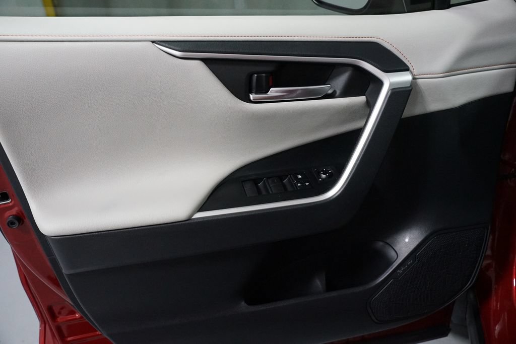 Used 2019 Toyota RAV4 Adventure w/ Cold Weather Package AWD/4WD image 29