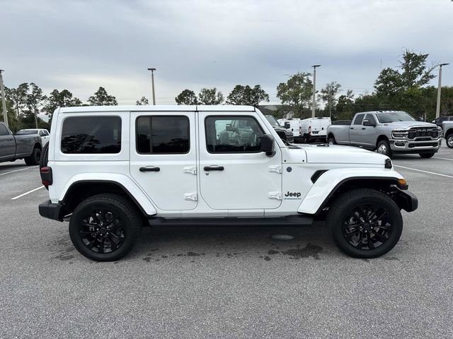 Used 2025 Jeep Wrangler Unlimited Sahara AWD/4WD image 2