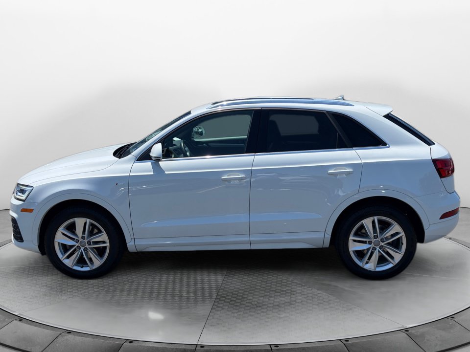 Used 2018 Audi Q3 2.0T Premium Plus w/ Premium Plus Package AWD/4WD image 4
