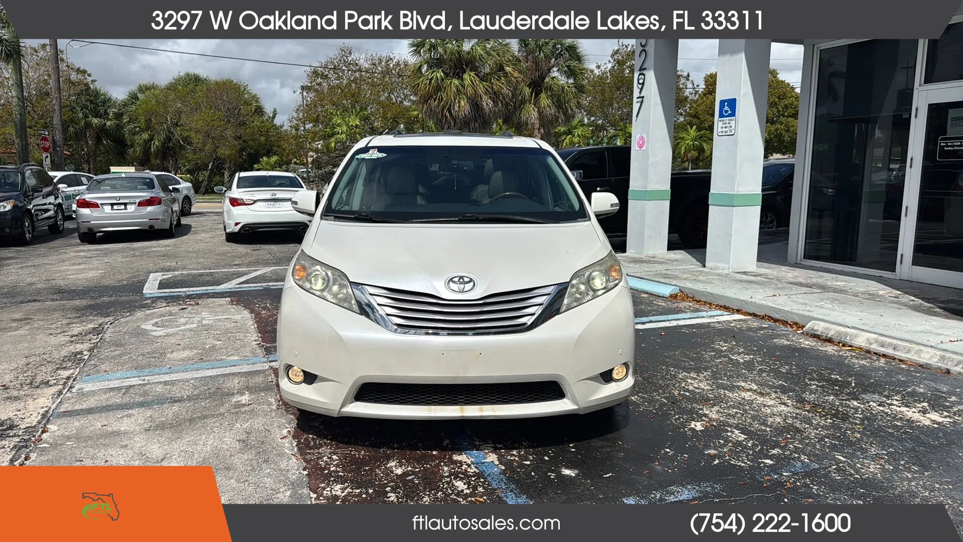 Used 2014 Toyota Sienna Limited w/ Limited Premium Package image 5