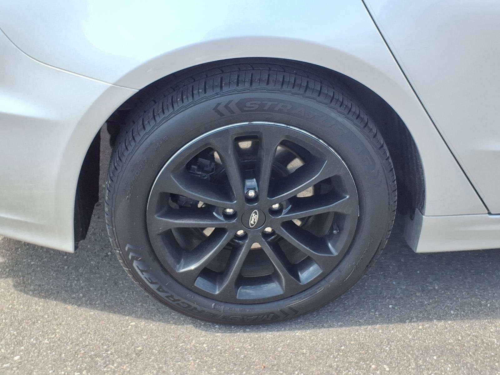 Used 2019 Ford Fusion SE image 23