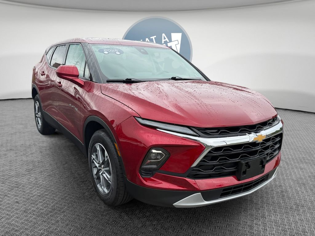 Certified 2025 Chevrolet Blazer LT AWD/4WD image 1