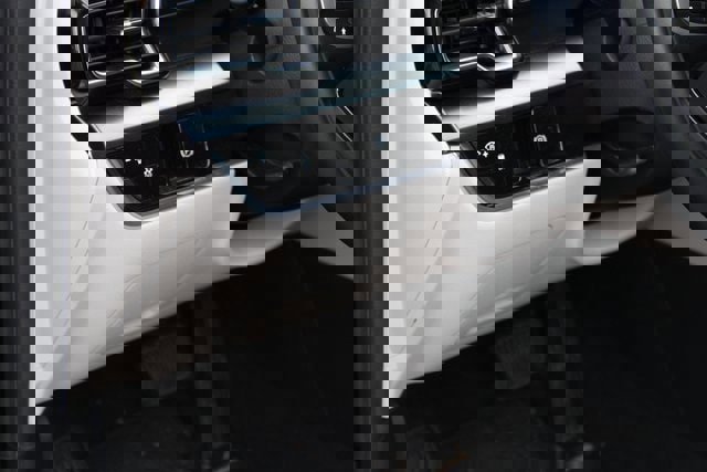 Used 2025 Kia Sportage EX image 21