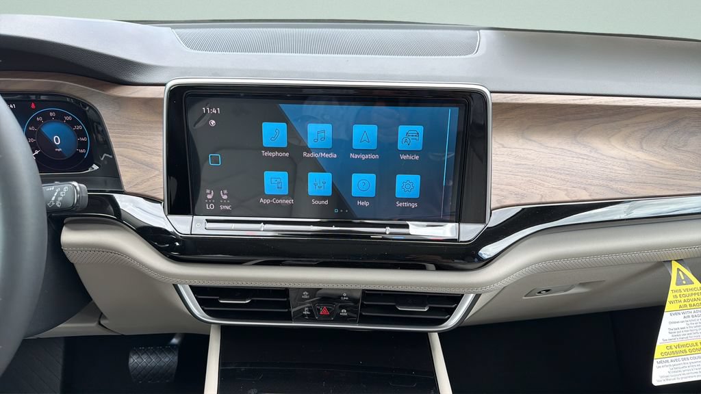 New 2026 Volkswagen Atlas SE FWD image 18