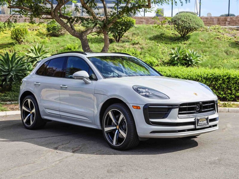 Used 2023 Porsche Macan w/ Premium Package Plus AWD/4WD image 7