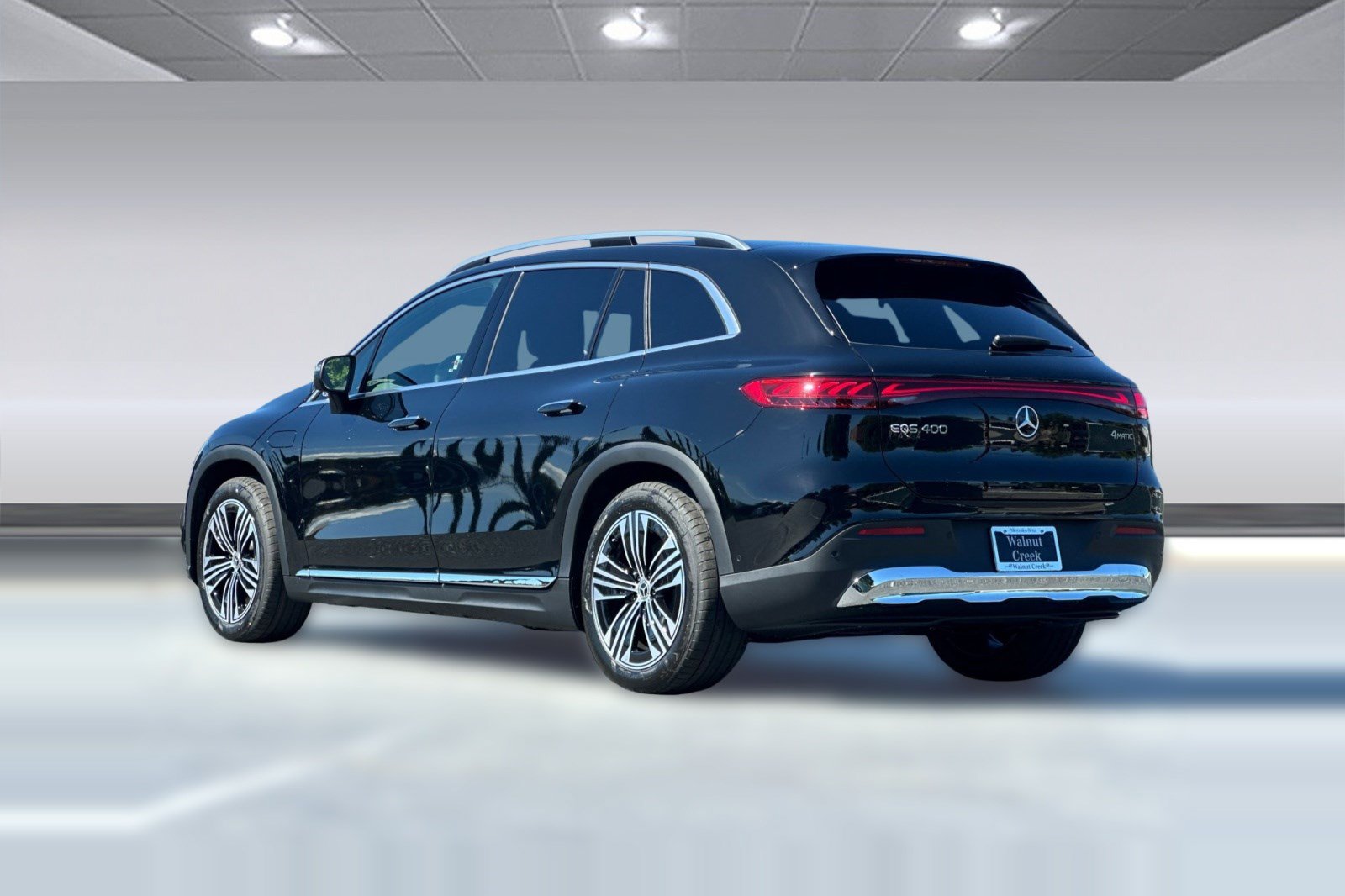 New 2026 Mercedes-Benz EQS 400 4MATIC SUV image 3