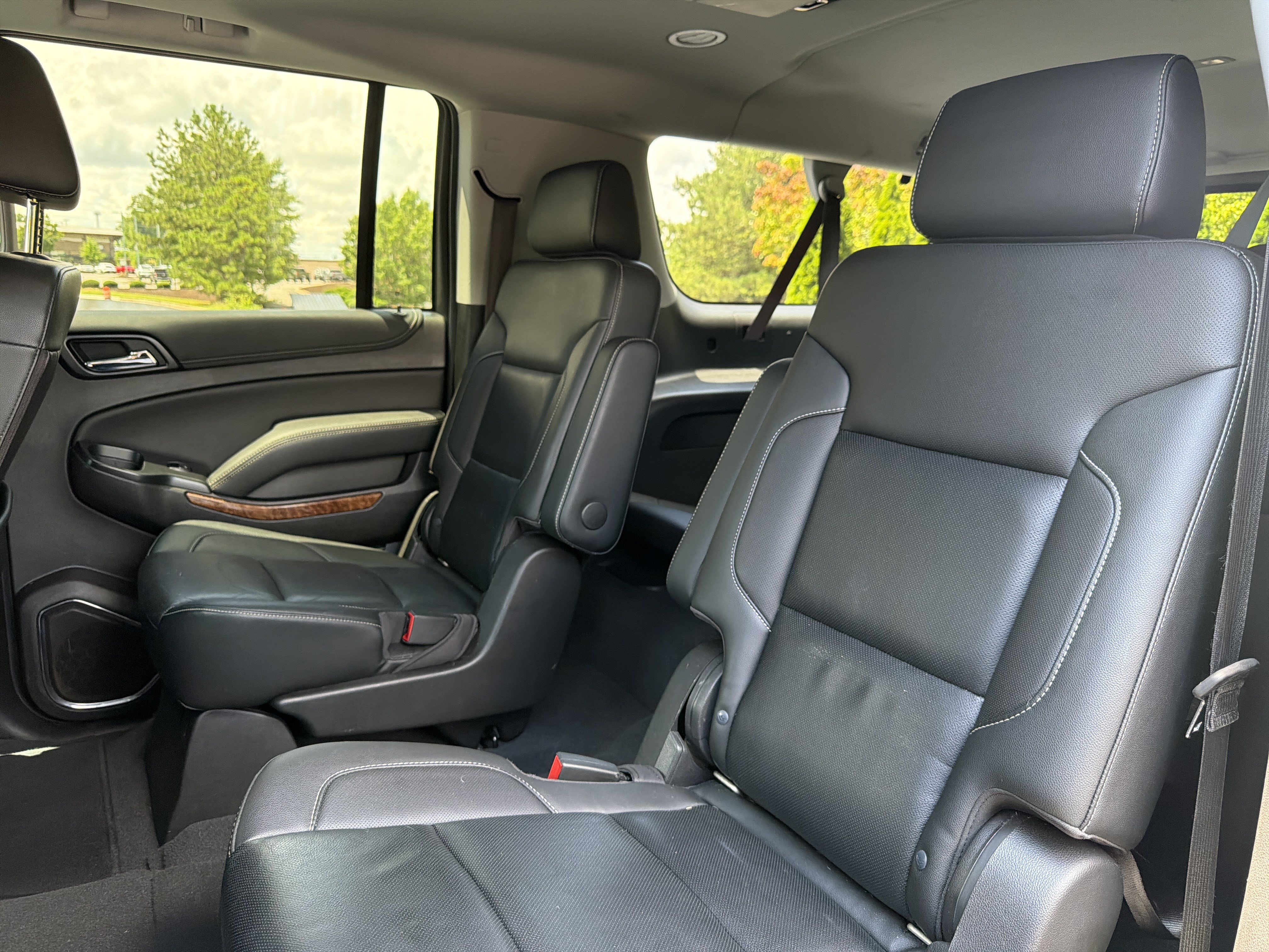 Used 2019 Chevrolet Suburban Premier AWD/4WD image 8