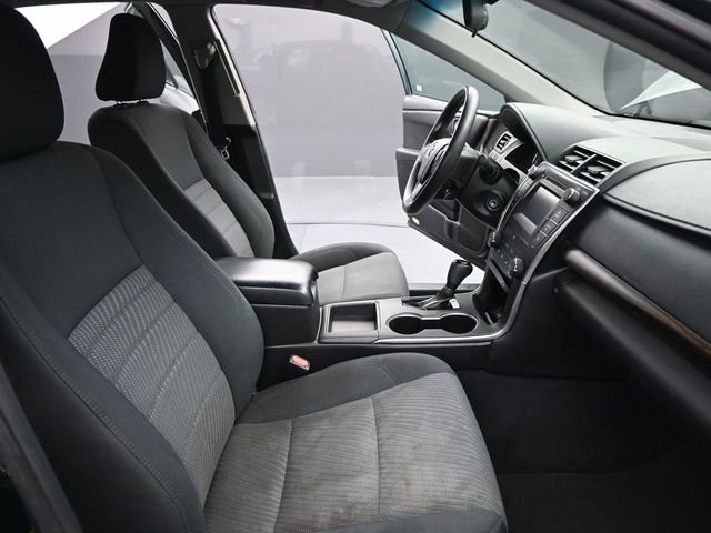 Used 2016 Toyota Camry LE image 24