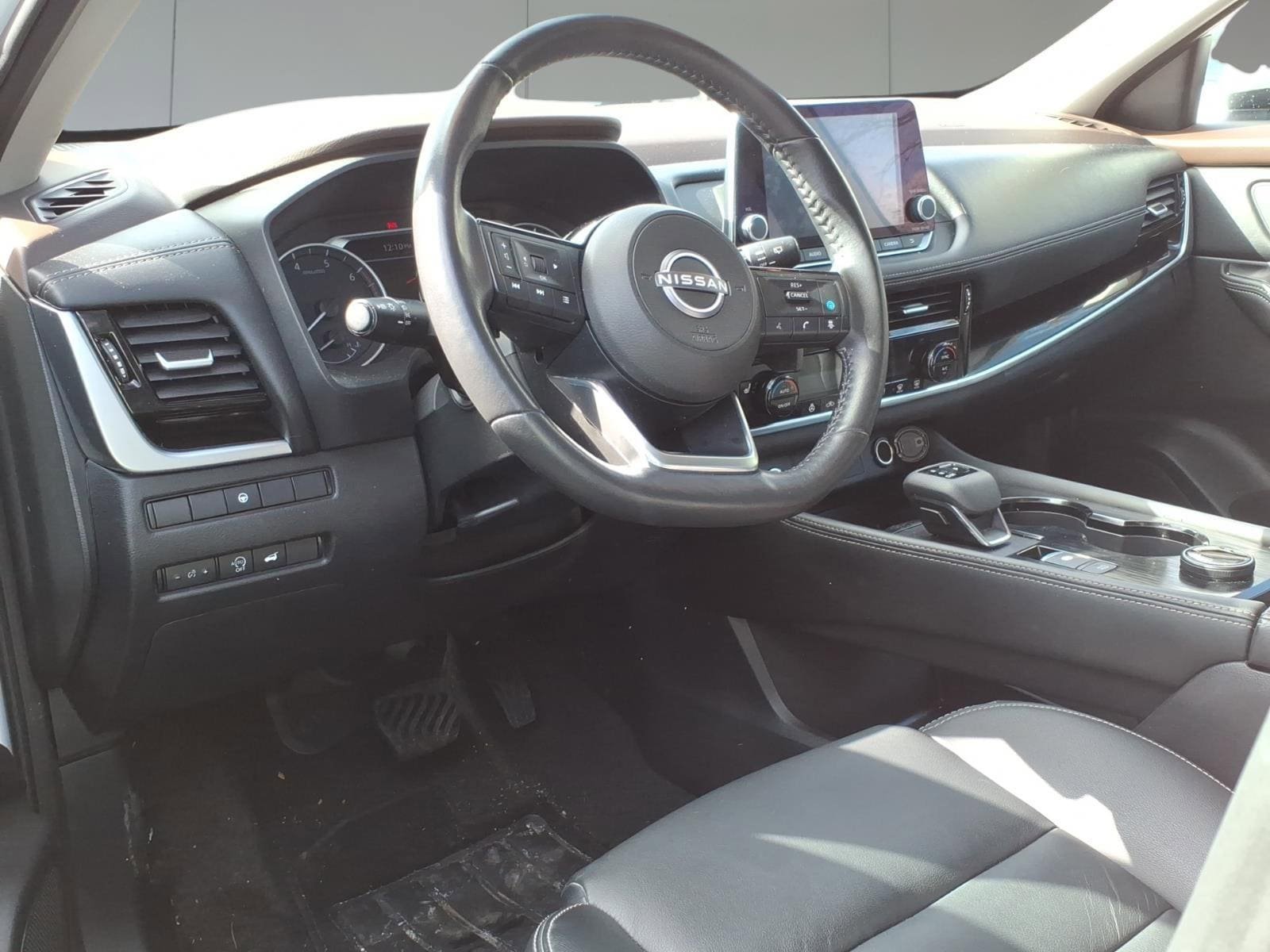 Used 2023 Nissan Rogue SL image 8