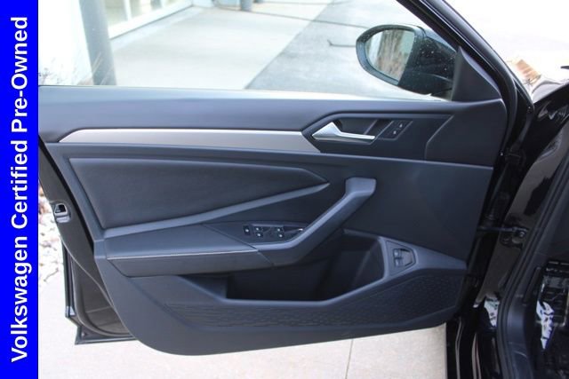 Used 2024 Volkswagen Jetta Sport image 16