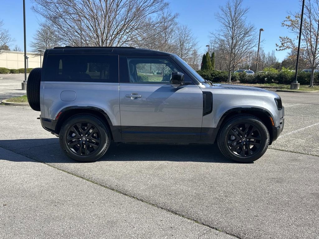 Used 2022 Land Rover Defender 90 X-Dynamic S AWD/4WD image 8