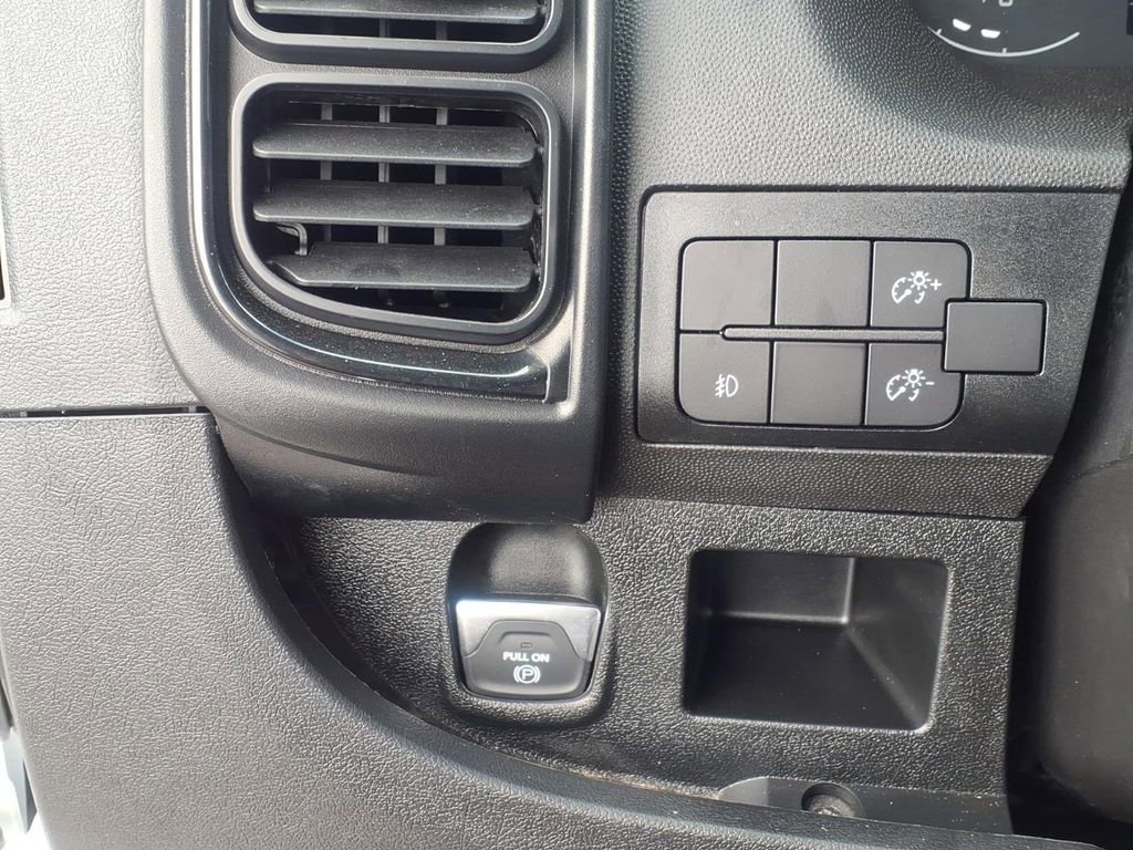 Used 2025 RAM ProMaster 2500 w/ Premium Convenience Group image 17