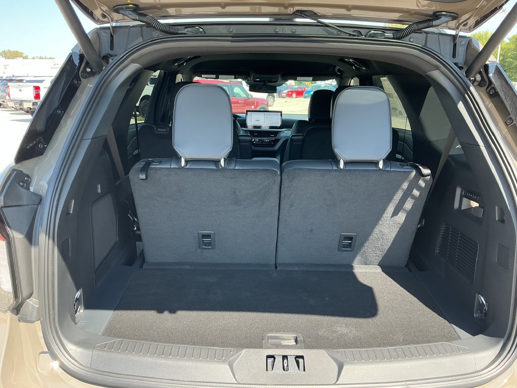 New 2026 Ford Explorer ST AWD/4WD image 15