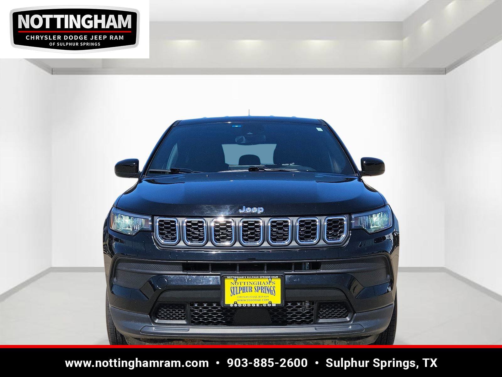 Used 2024 Jeep Compass Sport image 2