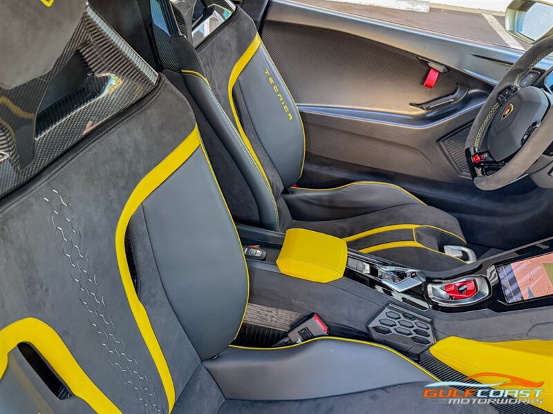 Used 2023 Lamborghini Huracan Tecnica RWD image 33