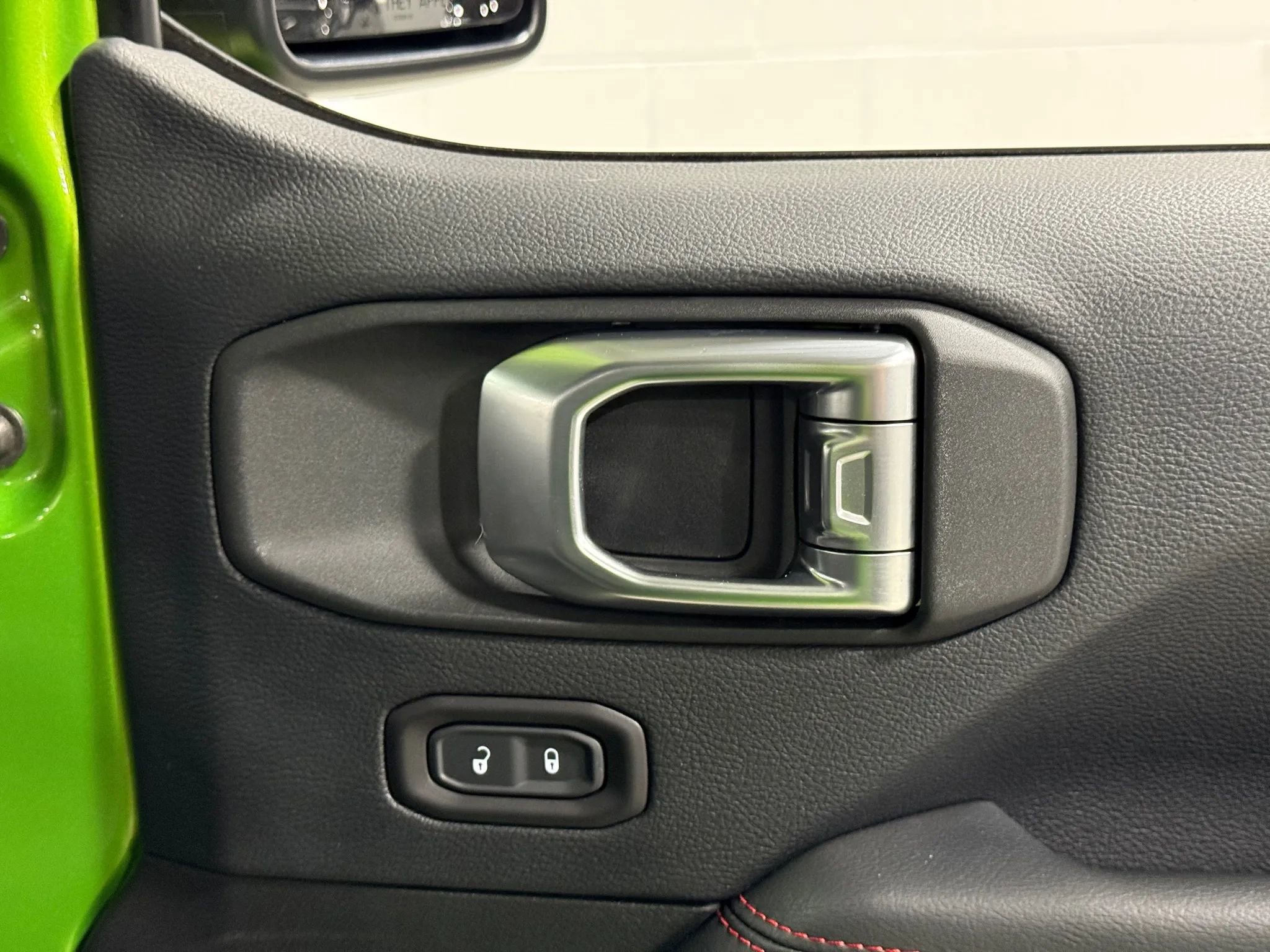 Used 2018 Jeep Wrangler Unlimited Rubicon w/ Dual Top Group image 50