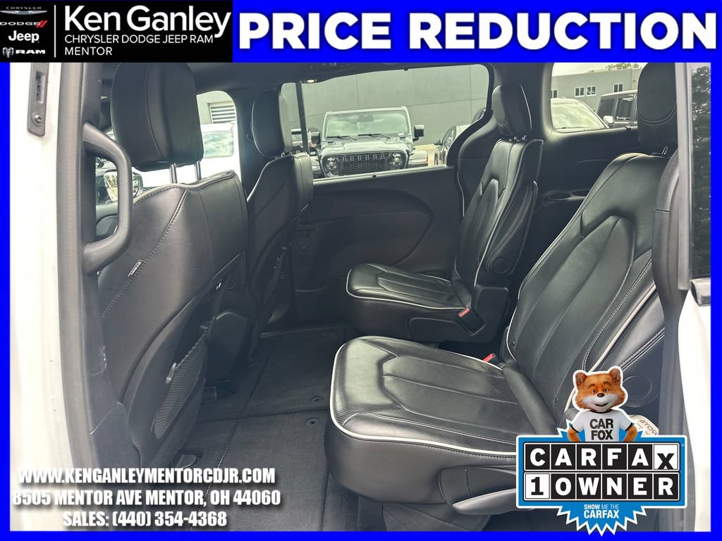 Certified 2025 Chrysler Pacifica Limited FWD image 23
