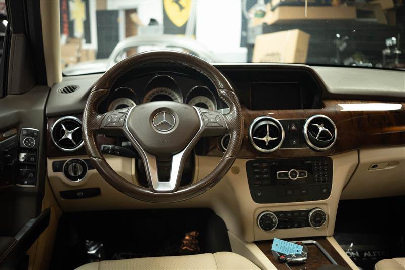 Used 2014 Mercedes-Benz GLK 350 4MATIC image 18