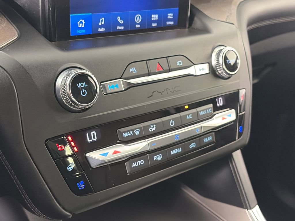 Certified 2020 Ford Explorer Platinum w/ Premium Technology Package AWD/4WD image 21