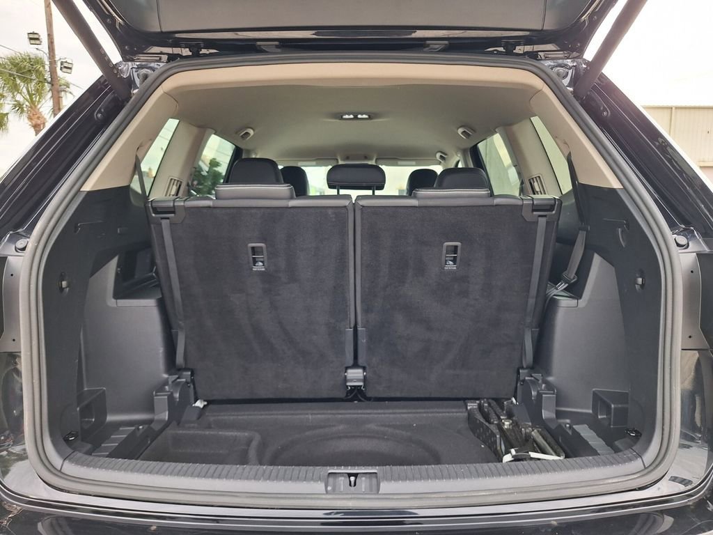 Used 2025 Volkswagen Atlas SE FWD image 27