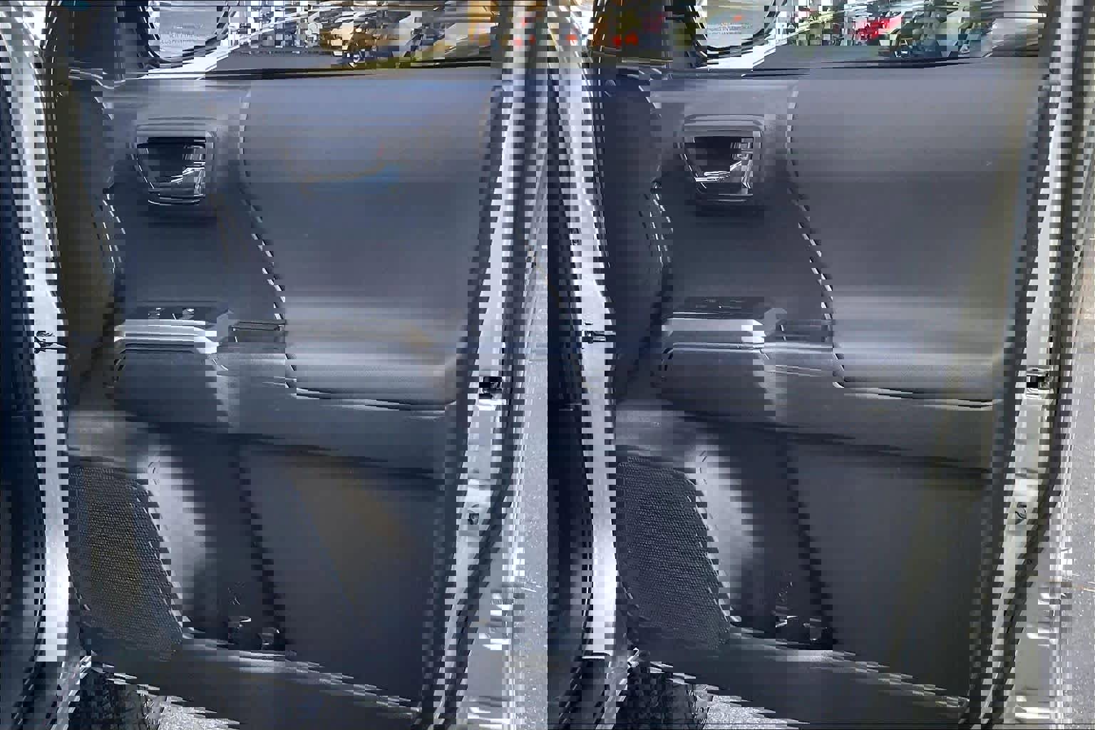 Used 2022 Toyota Tacoma TRD Off-Road image 24