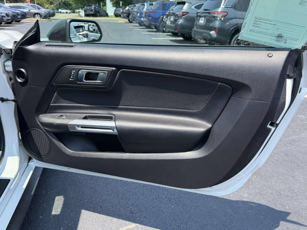 Used 2018 Ford Mustang Coupe RWD image 10