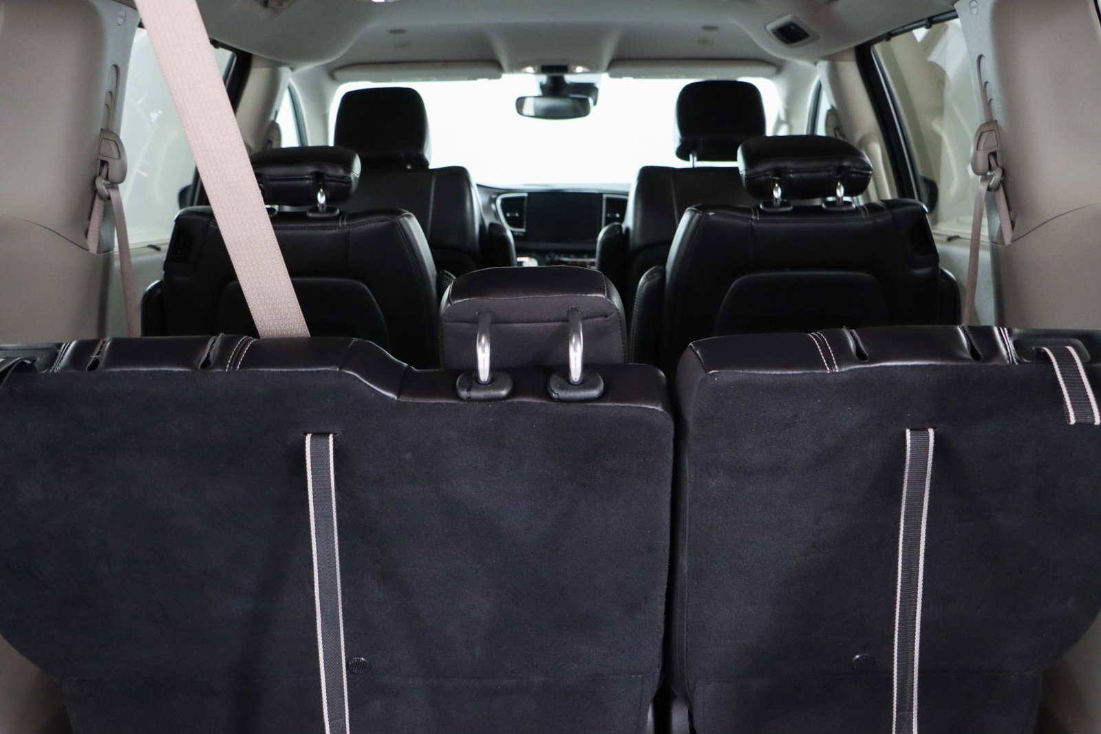 Used 2023 Chrysler Pacifica Touring-L image 30