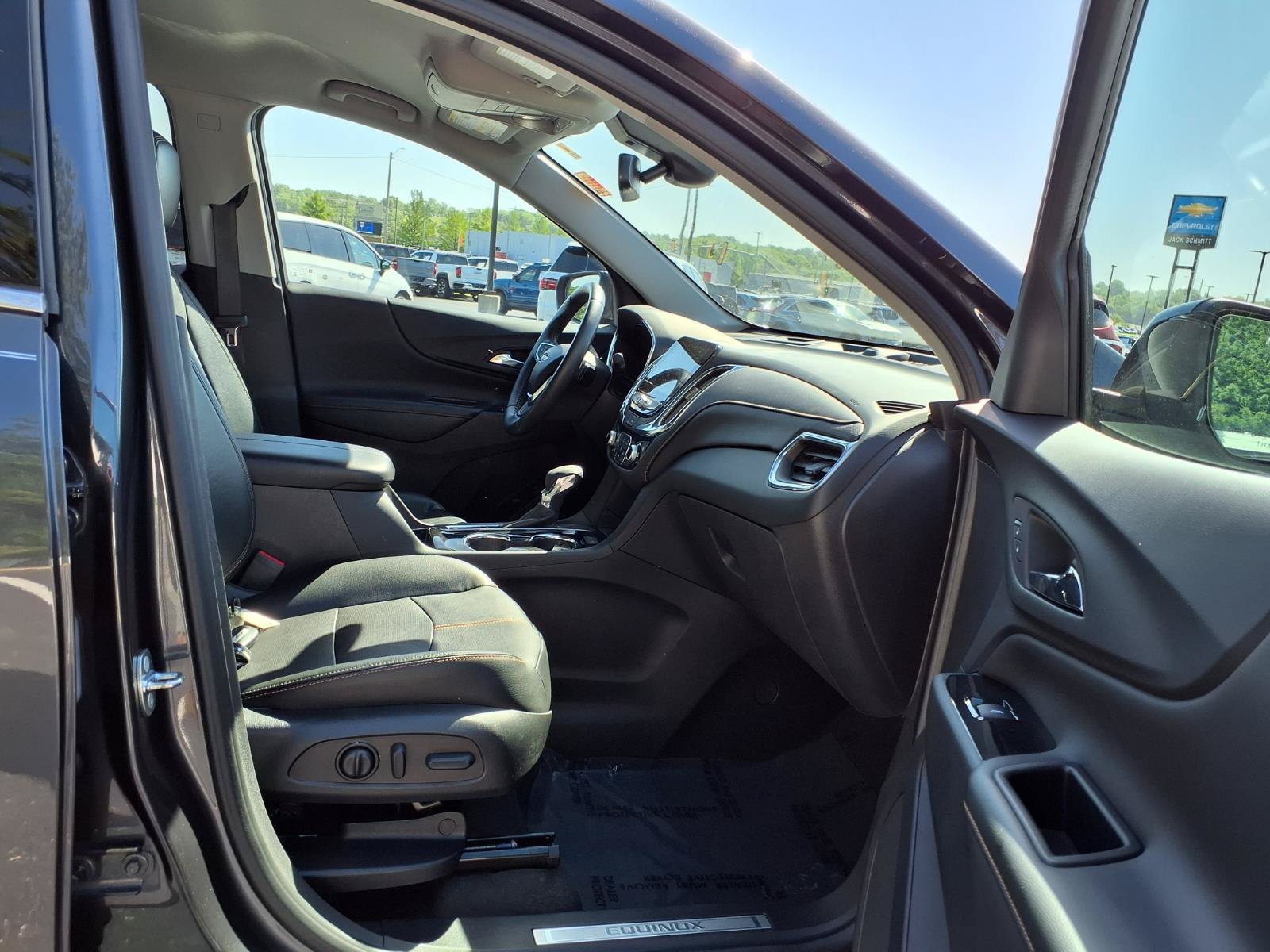 Used 2022 Chevrolet Equinox Premier FWD image 24