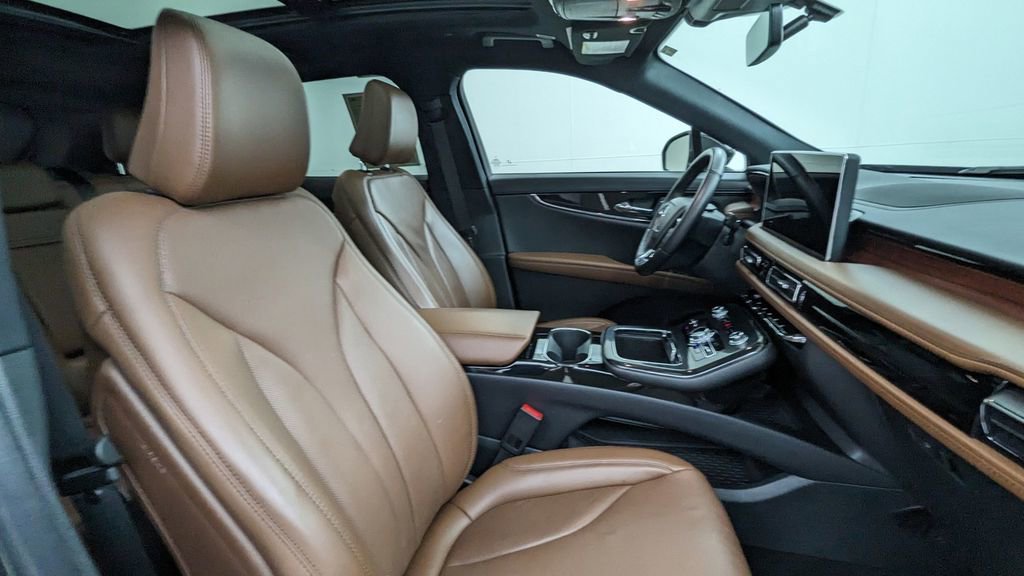 Used 2023 Lincoln Nautilus Reserve w/ Luxury Package image 39