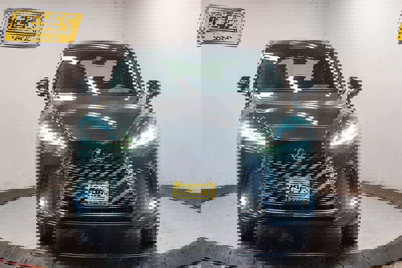 Used 2024 Lexus RX 450h Luxury image 2